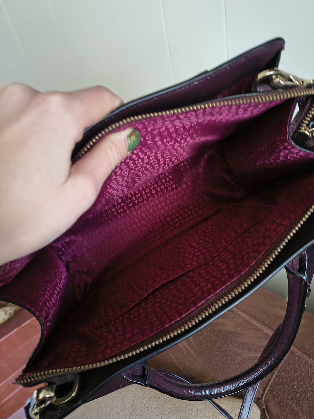 NWOT kate spade Mahogany Lise Bixby Place With Matching Wallet - Picture 4 of 9